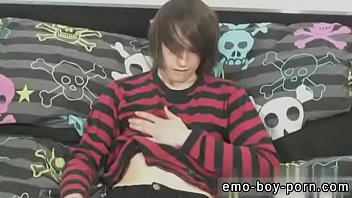 Emo Gay Men Teen Bodybuilders Movies Free Hot Emo Dude Mikey Red Has