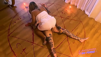 Ritual De Dia Das Bruxas: Invocando A Deusa Trans Da Putaria - Halloween free video