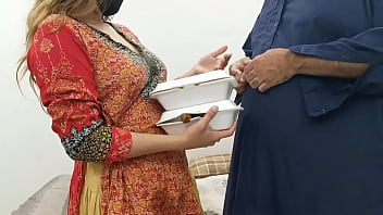 Desi Housewife Sex With Food Delivery Boy free video