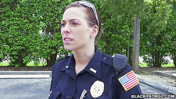 Female Cops Pull Over Black Suspect And Suck His Cock free video