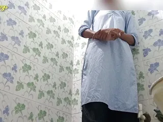 School Khatam Hone Ke Bad School Ke Washroom Me Kiya Sex free video