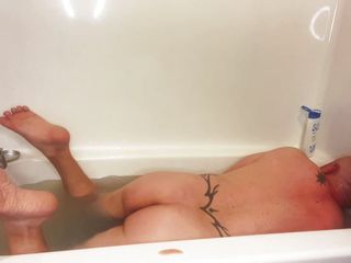 Kurt Lockwood Bath Shaving Buttplay Feet Fetish Popshot free video