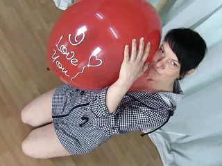Popping The Red Balloon - Looner Fetish With Yvette Costeau free video