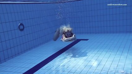 Elena Proklova Underwater Mermaid In Pink Dress free video
